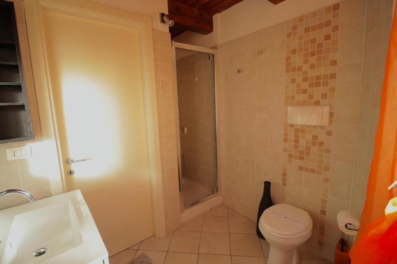 Kia Orana Guesthouse Ліворно Екстер'єр фото