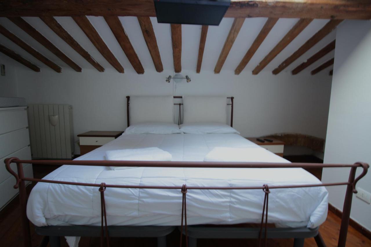 Kia Orana Guesthouse Ліворно Екстер'єр фото