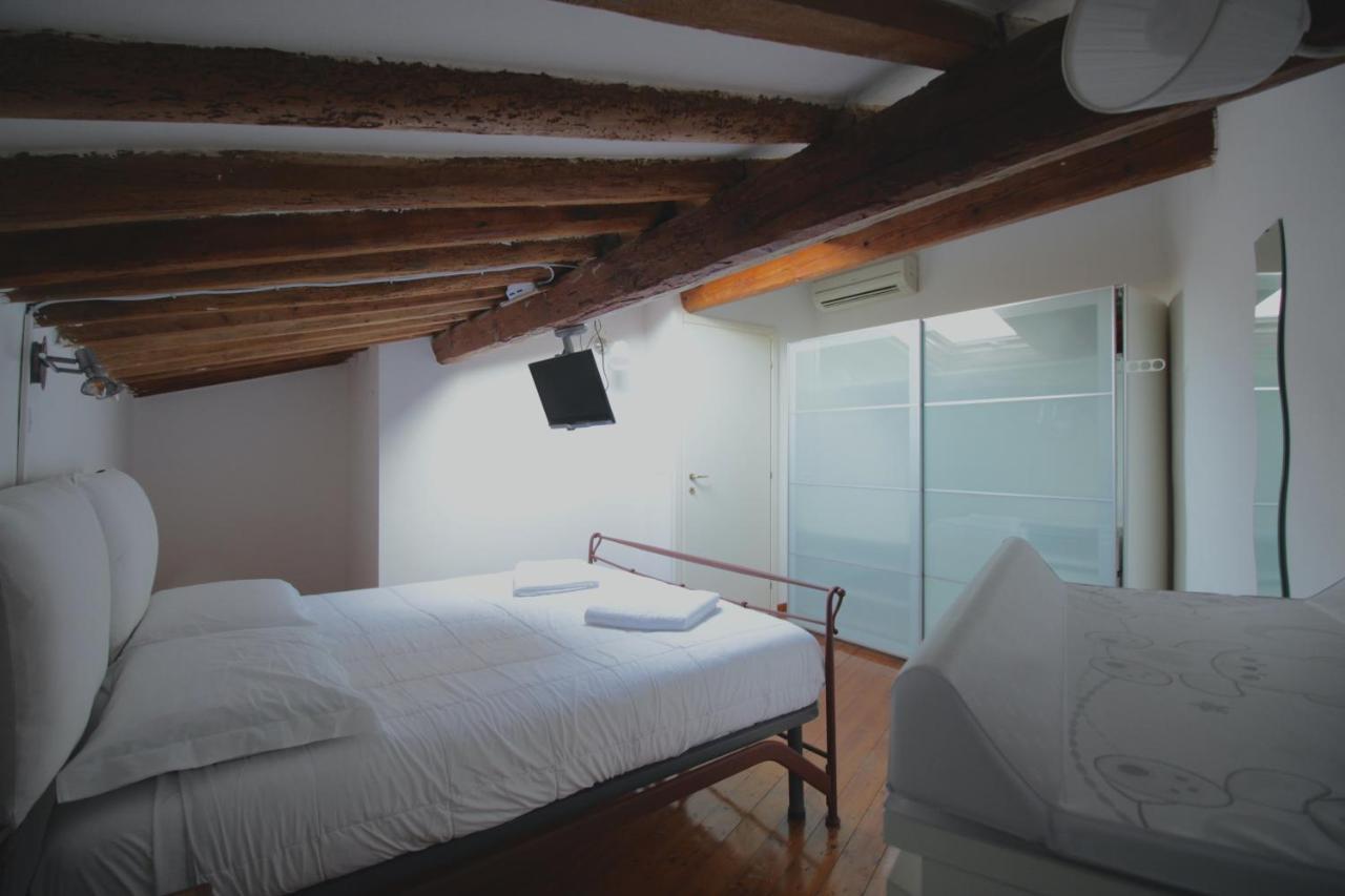 Kia Orana Guesthouse Ліворно Екстер'єр фото