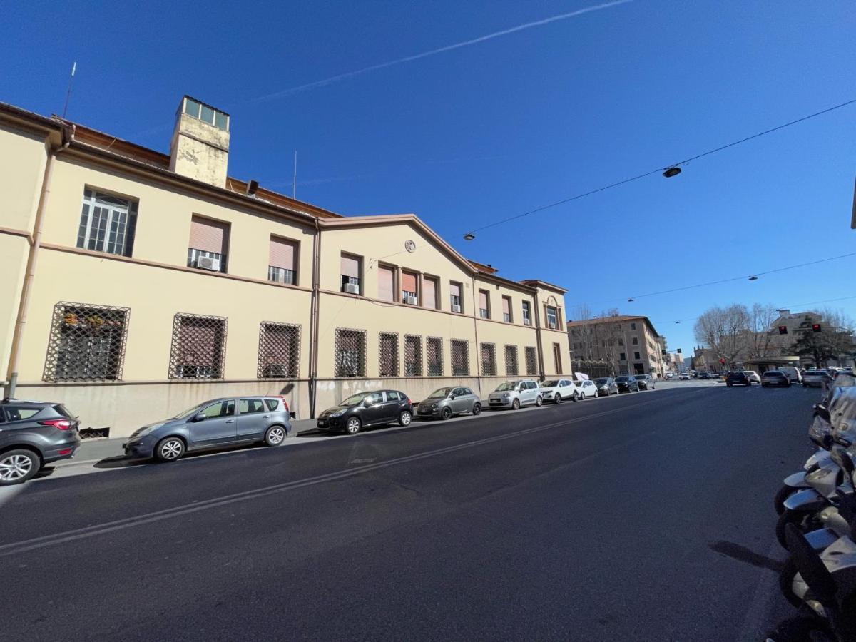 Kia Orana Guesthouse Ліворно Екстер'єр фото